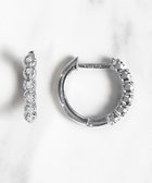 【トッカ/TOCCA】の【WEB限定】FRILL DIAMOND PIERCED EARRINGS K10 ダイヤモンド ピアス 人気、トレンドファッション・服の通販 founy(ファニー) ファッション Fashion レディースファッション Fashion for Women ジュエリー Jewelry ファッションリング Fashion Rings イヤリング・フープ・ドロップタイプ Hoop, Drop & Clip Earrings アクセサリー Fashion Accessories シンプル Simple, Minimal ダイヤモンド Diamond, Brilliant Cut フリル Frill, Ruffle フープ Hoop, Hoop Earrings ポーチ Pouch, Small Case おすすめ Recommended / Our Picks thumbnail ホワイトゴールド|ID: prp329100004701788 ipo3291000000033949505