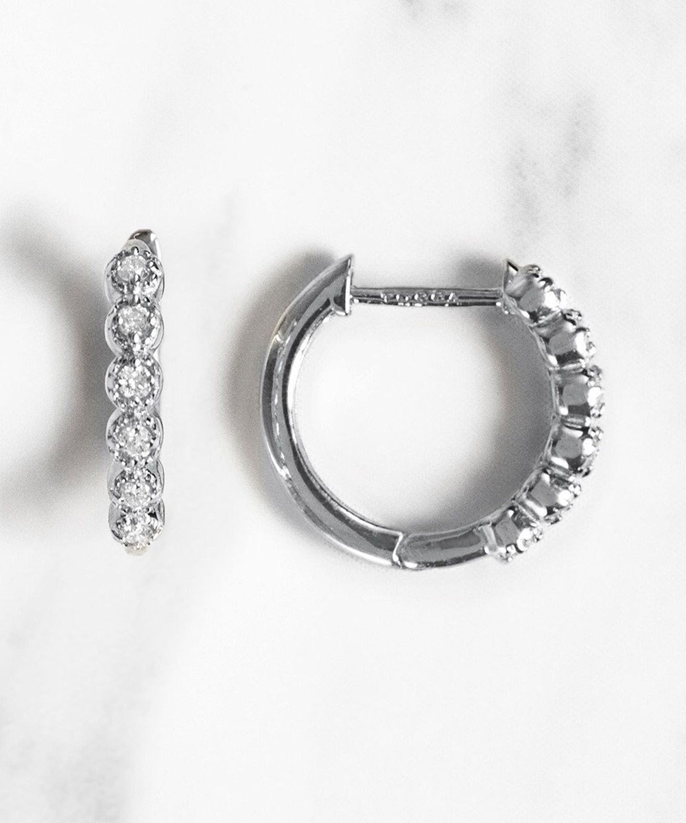 【トッカ/TOCCA】の【WEB限定】FRILL DIAMOND PIERCED EARRINGS K10 ダイヤモンド ピアス インテリア・キッズ・メンズ・レディースファッション・服の通販 founy(ファニー) 　ファッション　Fashion　レディースファッション　Fashion for Women　ジュエリー　Jewelry　ファッションリング　Fashion Rings　イヤリング・フープ・ドロップタイプ　Hoop, Drop & Clip Earrings　アクセサリー　Fashion Accessories　シンプル　Simple, Minimal　ダイヤモンド　Diamond, Brilliant Cut　フリル　Frill, Ruffle　フープ　Hoop, Hoop Earrings　ポーチ　Pouch, Small Case　おすすめ　Recommended / Our Picks　ホワイトゴールド|ID: prp329100004701788 ipo3291000000033949505