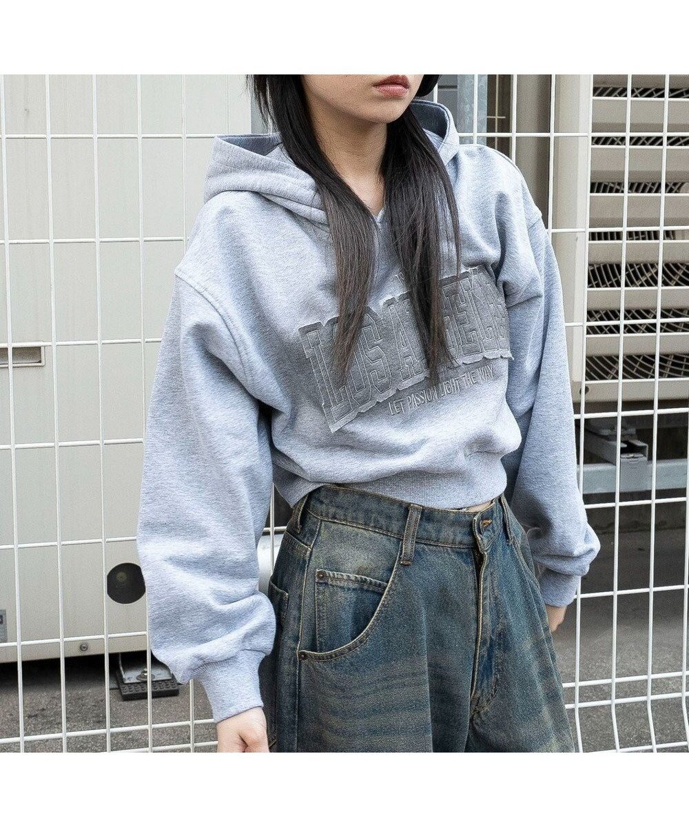 【ウィゴー/WEGO】のグラフィックショートパーカー インテリア・キッズ・メンズ・レディースファッション・服の通販 founy(ファニー) ファッション Fashion レディースファッション Fashion for Women トップス・カットソー Cut & Sew Tops レディースパーカー・カジュアルフーディー Casual Hoodies & Sweatshirts インナー Innerwear 秋 Autumn カーゴパンツ Cargo Pants, Utility Pants ガーリー Girly, Feminine Style キャップ Cap, Baseball Cap グラフィック Graphic, Graphic Design コンパクト Compact, Small Size ショート Short, Short Length スニーカー Sneakers, Trainers スマホ Smartphone, Mobile Device トレンド Trend, Trending Now バランス Balance, Style Balance パーカー Hoodie, Parka フェミニン Feminine, Girly フロント Front, Front Design プリント Print, Printed Pattern プリーツ Pleats, Pleated ルーズ Loose, Oversized 冬 Winter / This Winter A/W・秋冬 Autumn/Winter おすすめ Recommended / Our Picks 杢グレー|ID: prp329100004701817 ipo3291000000033949691