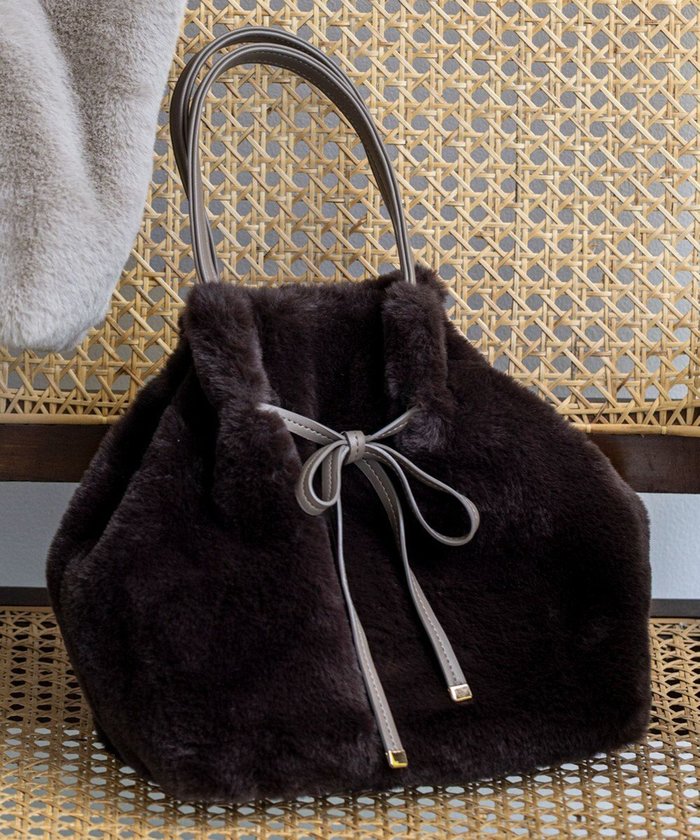 【エニィ スィス/any SiS】の【2WAY】フェイクファーリボン バッグ インテリア・キッズ・メンズ・レディースファッション・服の通販 founy(ファニー) https://founy.com/ ファッション Fashion レディースファッション Fashion for Women バッグ Bags ショルダー Shoulder, Shoulder Strap フェイクファー Faux Fur, Imitation Fur フォルム Silhouette, Form メタル Metal, Metal Parts リボン Ribbon, Bow 新作・新入荷 New Arrivals / New In |ID: prp329100004701830 ipo3291000000034736532