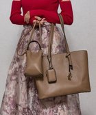 【スタイルコード/STYLE CODE】の【MERCURYDUO/マーキュリーデュオ】ラージトート スマートショルダー WFキーケース 三点セット 人気、トレンドファッション・服の通販 founy(ファニー) ファッション Fashion レディースファッション Fashion for Women バッグ Bags ショルダー Shoulder, Shoulder Strap シンプル Simple, Minimal スペシャル Special, Limited Edition スマート Smart, Elegant 財布 Wallet, Purse チェーン Chain, Chain Strap チャーム Charm, Pendant ポケット Pocket, Pocket Detail ラップ Wrap, Wrap Design リボン Ribbon, Bow エレガント 上品 Elegant ビジネス 仕事 通勤 Business / Work / Commuting thumbnail グレージュ|ID: prp329100004703722 ipo3291000000033966186