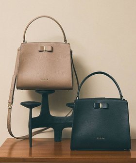 【トッカ/TOCCA】の【大人百花掲載】T-MARGO LEATHER MINIBAG ミニバッグ 人気、トレンドファッション・服の通販 founy(ファニー) ファッション Fashion レディースファッション Fashion for Women バッグ Bags コンパクト Compact, Small Size シンプル Simple, Minimal ジップ Zip, Zipper 財布 Wallet, Purse 雑誌 Magazine, Fashion Magazine トレンド Trend, Trending Now フォルム Silhouette, Form ポケット Pocket, Pocket Detail モチーフ Motif, Design Theme リボン Ribbon, Bow リュクス Luxury, Elegant, High-End, Chic A/W・秋冬 Autumn/Winter 冬 Winter / This Winter 2024年 2024 エレガント 上品 Elegant セレモニー Ceremony 2024-2025秋冬・A/W Autumn/Winter 2024–25 AW24–25 |ID:prp329100004704691
