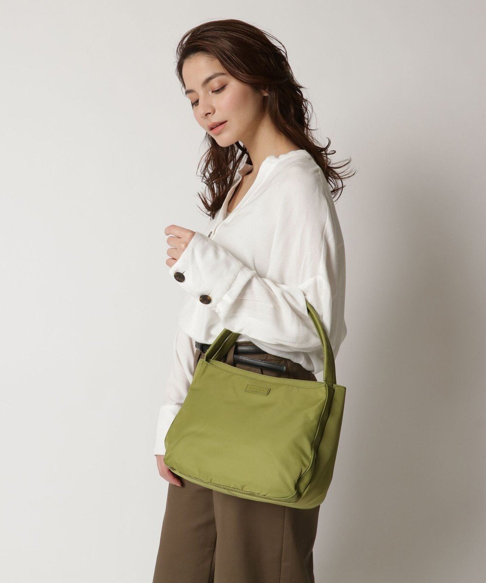 【イザック/Y'SACCS】のNEWすっきりシリーズ トートSサイズ インテリア・キッズ・メンズ・レディースファッション・服の通販 founy(ファニー) 　雑誌掲載アイテム　Magazine Picks & Fashion Features　ファッション雑誌　Fashion Magazines　オトナノオシャレテチョウ　大人のおしゃれ手帖　ファッション　Fashion　レディースファッション　Fashion for Women　バッグ　Bags　4月号　April Issue　センター　Center, Center Line　雑誌　Magazine, Fashion Magazine　台形　A-Line, Trapezoid Shape　定番　Standard, Basic Item　人気　Popular, Best Seller　ポケット　Pocket, Pocket Detail　マグネット　Magnet, Magnetic Closure　エレガント 上品　Elegant　グリーン|ID: prp329100004704722 ipo3291000000034664561