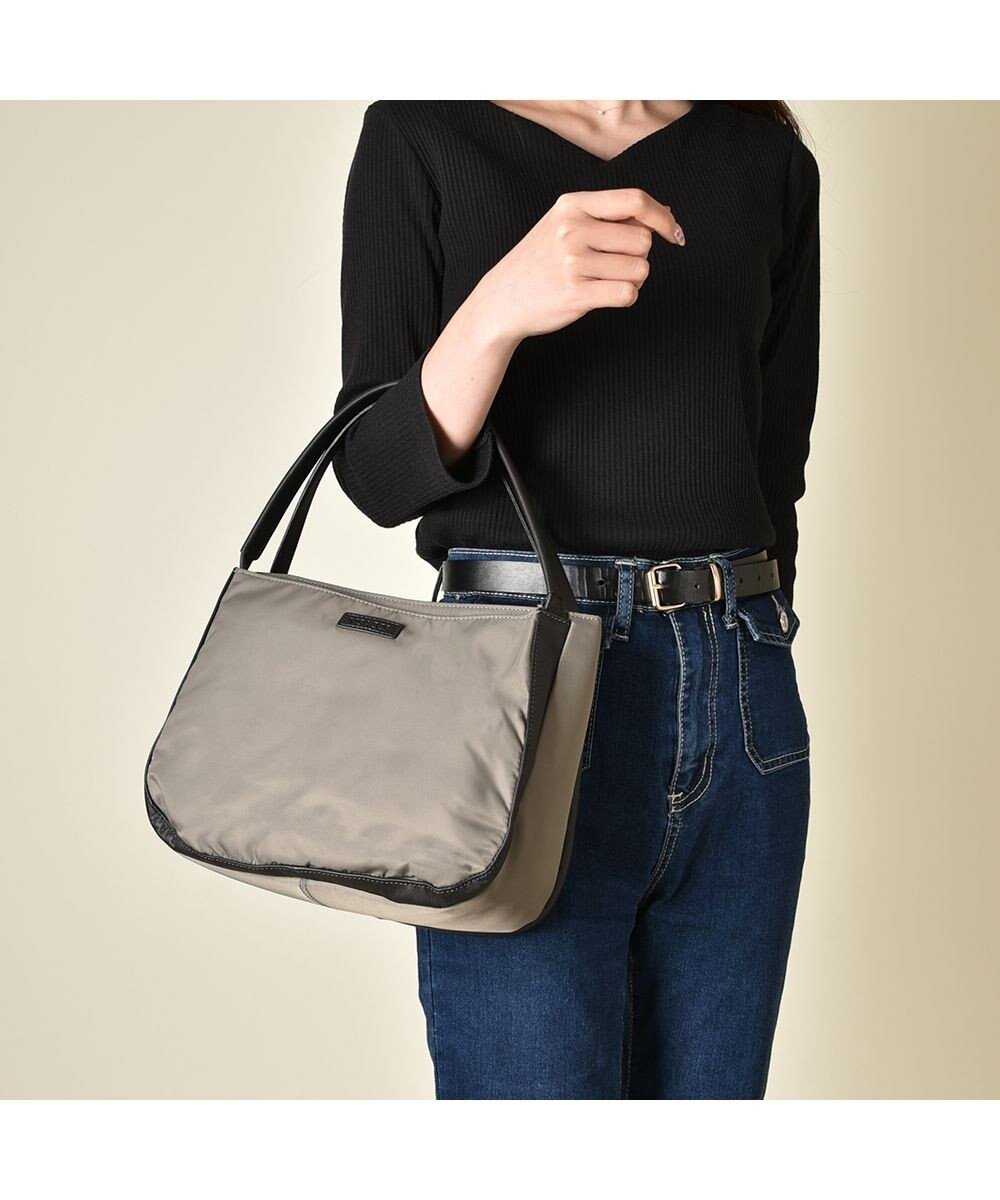 【イザック/Y'SACCS】のNEWすっきりシリーズ トートSサイズ インテリア・キッズ・メンズ・レディースファッション・服の通販 founy(ファニー) 　雑誌掲載アイテム　Magazine Picks & Fashion Features　ファッション雑誌　Fashion Magazines　オトナノオシャレテチョウ　大人のおしゃれ手帖　ファッション　Fashion　レディースファッション　Fashion for Women　バッグ　Bags　4月号　April Issue　センター　Center, Center Line　雑誌　Magazine, Fashion Magazine　台形　A-Line, Trapezoid Shape　定番　Standard, Basic Item　人気　Popular, Best Seller　ポケット　Pocket, Pocket Detail　マグネット　Magnet, Magnetic Closure　エレガント 上品　Elegant　グレージュ|ID: prp329100004704722 ipo3291000000034664565