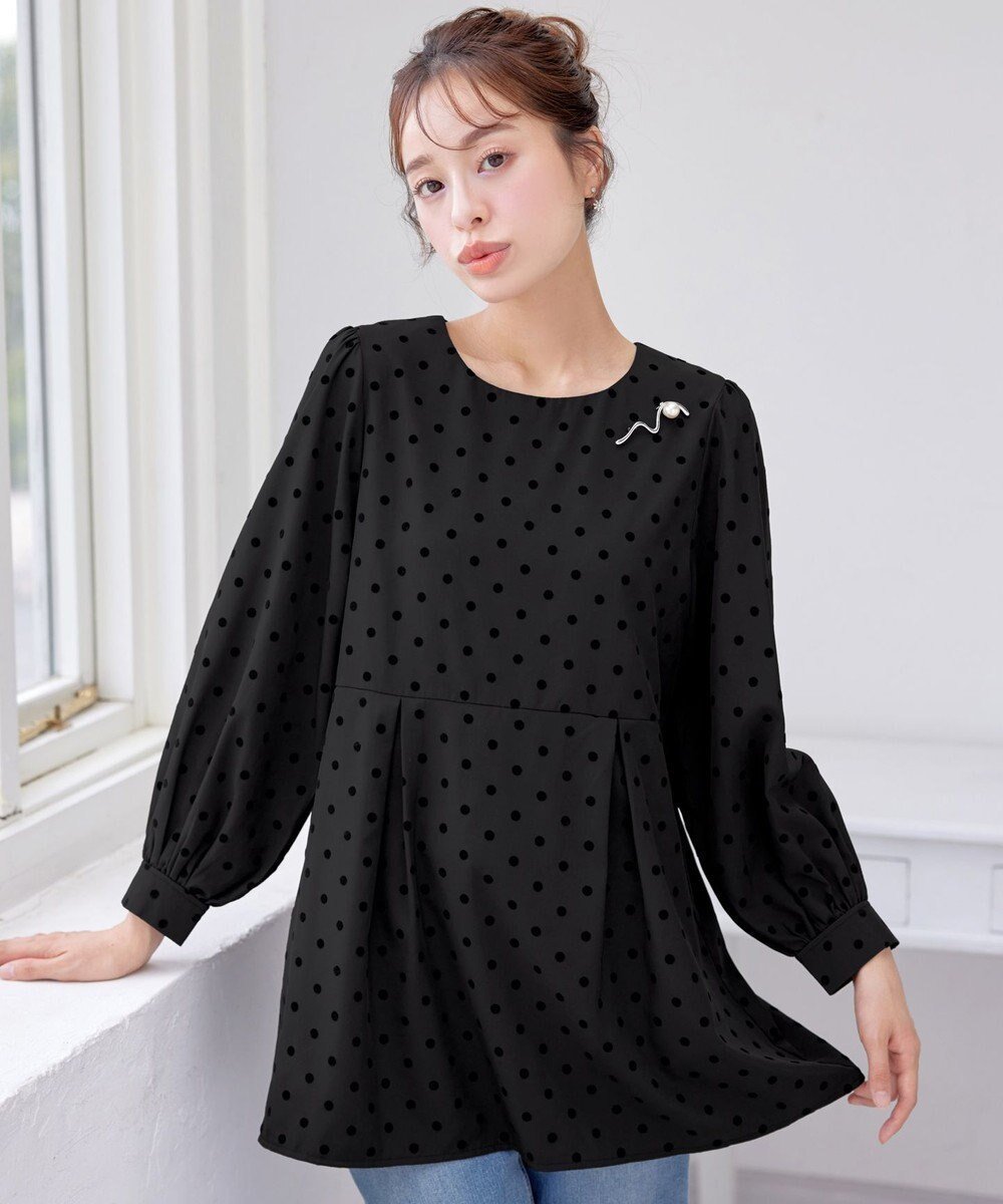 【ティアクラッセ/Tiaclasse】の【洗える】フロッキードットチュニック インテリア・キッズ・メンズ・レディースファッション・服の通販 founy(ファニー) ファッション Fashion レディースファッション Fashion for Women トップス・カットソー Cut & Sew Tops シャツ・ブラウス・オフィスカジュアル Elegant Blouses & Button-Ups アクセサリー Fashion Accessories 洗える Machine Washable 切替 Switching, Contrast Panel シューズ Shoes, Footwear スリーブ Sleeve, Long Sleeve / Short Sleeve チュニック Tunic, Long Top トレンド Trend, Trending Now ドット Polka Dot, Dot Pattern パール Pearl, Pearl Accent フェミニン Feminine, Girly ラウンド Round, Round Neck A/W・秋冬 Autumn/Winter 再入荷 Restock / Back in Stock エレガント 上品 Elegant 新作・新入荷 New Arrivals / New In ブラック|ID: prp329100004704800 ipo3291000000034270963