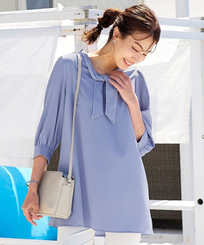 【ティアクラッセ/Tiaclasse】の【洗える】配色ボウタイパフ袖チュニックブラウス インテリア・キッズ・メンズ・レディースファッション・服の通販 founy(ファニー) https://founy.com/ ファッション Fashion レディースファッション Fashion for Women トップス・カットソー Cut & Sew Tops シャツ・ブラウス・オフィスカジュアル Elegant Blouses & Button-Ups ウォッシャブル Machine Washable 春 Spring 洗える Machine Washable 秋 Autumn カーディガン Cardigan, Knitwear ギャザー Gathered, Ruffled ジョーゼット Georgette, Semi-Sheer Fabric スリーブ Sleeve, Long Sleeve / Short Sleeve チュニック Tunic, Long Top 長袖 Long Sleeve, Full Sleeve フェミニン Feminine, Girly フレア Flare, Flared 無地 Plain, Solid Color ヨーク Yoke, Yoke Design ロング Long, Long-Length 冬 Winter / This Winter S/S・春夏 SS, Spring/Summer, Warm Season 再入荷 Restock / Back in Stock 夏 Summer エレガント 上品 Elegant 新作・新入荷 New Arrivals / New In ビジネス 仕事 通勤 Business / Work / Commuting |ID: prp329100004705867 ipo3291000000034696167