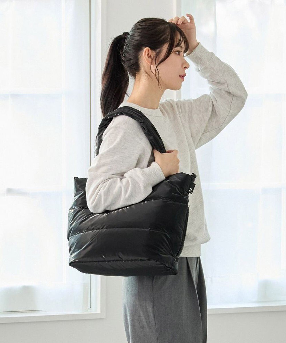 【ルートート/ROOTOTE】の3685【弾む軽さフェザールー】FE.ミディアム.モダーン-A 人気、トレンドファッション・服の通販 founy(ファニー) 　ファッション　Fashion　レディースファッション　Fashion for Women　バッグ　Bags　カメラ　Camera Accessories　キルティング　Quilted, Quilting　ショルダー　Shoulder, Shoulder Strap　シルバー　Silver, Metallic Silver　シンプル　Simple, Minimal　スタイリッシュ　Stylish, Fashionable　ストール　Stole, Wrap　スマート　Smart, Elegant　財布　Wallet, Purse　ダウン　Down, Puffer　フェザー　Feather, Feather Detail　フォルム　Silhouette, Form　プリント　Print, Printed Pattern　ボンディング　Bonding, Bonded Fabric　ポケット　Pocket, Pocket Detail　ポーチ　Pouch, Small Case　ランダム　Random, Irregular　リップ　Lip, Lip Motif　新作・新入荷　New Arrivals / New In　ビジネス 仕事 通勤　Business / Work / Commuting　 other-1|ID: prp329100004705892 ipo3291000000033985667