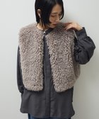 【グリーンパークス/Green Parks】の・ELENCARE DUE シープファーベスト 人気、トレンドファッション・服の通販 founy(ファニー) ファッション Fashion レディースファッション Fashion for Women アウター Coat / Outerwear Collection トップス・カットソー Cut & Sew Tops ベスト&ジレ / 重ね着スタイル Vests & Gilets おすすめ Recommended / Our Picks インナー Innerwear コンパクト Compact, Small Size シンプル Simple, Minimal ベスト Vest, Waistcoat ポケット Pocket, Pocket Detail A/W・秋冬 Autumn/Winter thumbnail Gray Beige|ID: prp329100004706994 ipo3291000000033996093