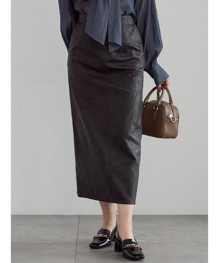 【テチチ/Te chichi】のクラックレザーライクナロースカート インテリア・キッズ・メンズ・レディースファッション・服の通販 founy(ファニー) https://founy.com/ ファッション Fashion レディースファッション Fashion for Women スカート Skirts 新作・新入荷 New Arrivals / New In おすすめ Recommended / Our Picks スリット Slit, Slit Detail トレンド Trend, Trending Now 夏 Summer S/S・春夏 SS, Spring/Summer, Warm Season A/W・秋冬 Autumn/Winter |ID: prp329100004708340 ipo3291000000034006698