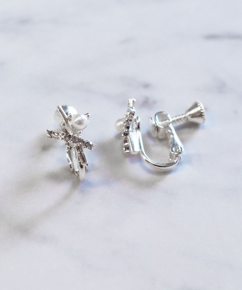 【ティアクラッセ/Tiaclasse】の【安田美沙子さん着用・金属アレルギー対応】パール付きクロスピアス/イヤリング インテリア・キッズ・メンズ・レディースファッション・服の通販 founy(ファニー) ファッション Fashion レディースファッション Fashion for Women ジュエリー Jewelry ファッションリング Fashion Rings イヤリング・フープ・ドロップタイプ Hoop, Drop & Clip Earrings アクセサリー Fashion Accessories イヤリング Earrings 春 Spring 秋 Autumn ガラス Glass, Glassware クリスタル Crystal, Swarovski シューズ Shoes, Footwear シルバー Silver, Metallic Silver シンプル Simple, Minimal ストーン Stone, Gem-Like パール Pearl, Pearl Accent ビジュー Bijou, Jewel-like Accent フォーマル Formal, Dressy ベーシック Basic, Essential メタル Metal, Metal Parts 冬 Winter / This Winter 再入荷 Restock / Back in Stock おすすめ Recommended / Our Picks 夏 Summer エレガント 上品 Elegant ギフト プレゼント Gift / Present 入学式 Entrance Ceremony 新作・新入荷 New Arrivals / New In イヤリング:シルバー|ID: prp329100004708396 ipo3291000000035594737