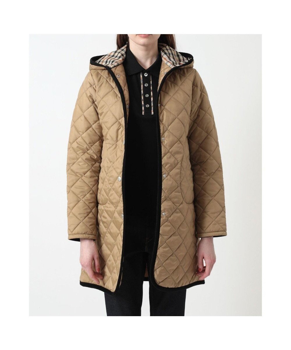 【ダックス/DAKS】のDAKS×LAVENHAM キルティングコート インテリア・キッズ・メンズ・レディースファッション・服の通販 founy(ファニー) 　ファッション　Fashion　レディースファッション　Fashion for Women　アウター　Coat / Outerwear Collection　コート・ロングコート・ピーコート　Long Coats, Peacoats & More　レディースジャケット・軽アウター　Jackets　エレガント 上品　Elegant　キルティング　Quilted, Quilting　コラボ　Collaboration, Collab　ジャケット　Jacket, Outerwear　チェック　Check, Plaid, Tartan　パイピング　Piping, Trim Design　パターン　Pattern, Design Print　フロント　Front, Front Design　夏　Summer　S/S・春夏　SS, Spring/Summer, Warm Season　A/W・秋冬　Autumn/Winter　軽量　Lightweight, Ultra Light　ベージュ|ID: prp329100004708403 ipo3291000000034006929