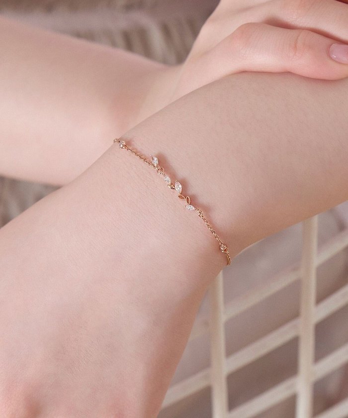 【フィービィー/phoebe】のシャイニーティアリーフブレスレット ローズゴールド インテリア・キッズ・メンズ・レディースファッション・服の通販 founy(ファニー) https://founy.com/ ファッション Fashion レディースファッション Fashion for Women ジュエリー Jewelry チェーン＆カフブレスレット Cuff & Chain Bracelets おすすめ Recommended / Our Picks アクセサリー Fashion Accessories バングル Bangle, Bracelet ブレスレット Bracelet, Wristband モチーフ Motif, Design Theme リーフ Leaf, Botanical Leaf ローズ Rose, Rose Motif 時計 Watch, Wristwatch |ID: prp329100004709607 ipo3291000000034556900