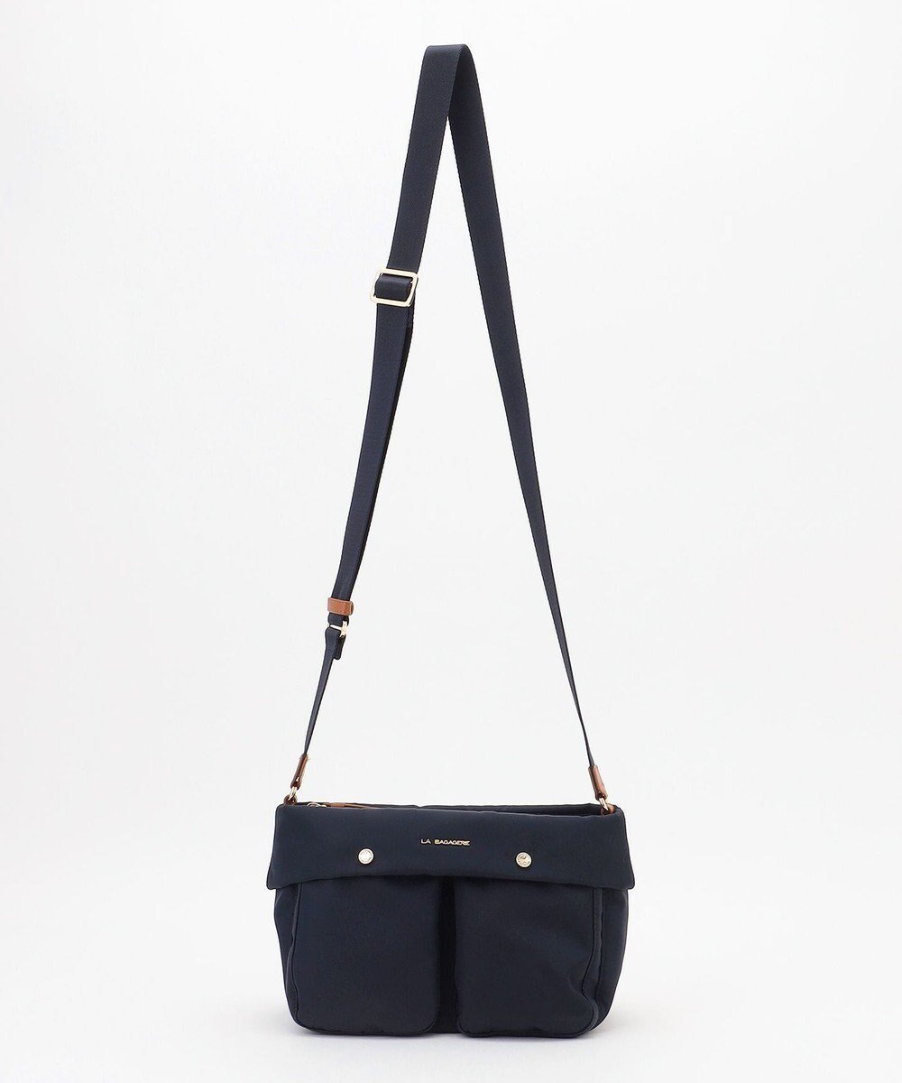 【ラ バガジェリー/LA BAGAGERIE】のダブルフロントポケットショルダー インテリア・キッズ・メンズ・レディースファッション・服の通販 founy(ファニー) ファッション Fashion レディースファッション Fashion for Women ショルダー Shoulder, Shoulder Strap シンプル Simple, Minimal スマート Smart, Elegant フロント Front, Front Design ポケット Pocket, Pocket Detail マグネット Magnet, Magnetic Closure ネイビー|ID: prp329100004714257 ipo3291000000034058431
