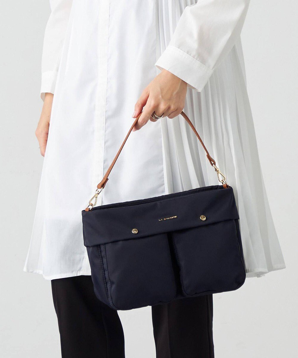 【ラ バガジェリー/LA BAGAGERIE】のダブルフロントポケット2WAYショルダー 人気、トレンドファッション・服の通販 founy(ファニー) ファッション Fashion レディースファッション Fashion for Women ショルダー Shoulder, Shoulder Strap シンプル Simple, Minimal スマート Smart, Elegant ダブル Double, Double-Breasted フロント Front, Front Design ポケット Pocket, Pocket Detail マグネット Magnet, Magnetic Closure other-1|ID: prp329100004714258 ipo3291000000034327165