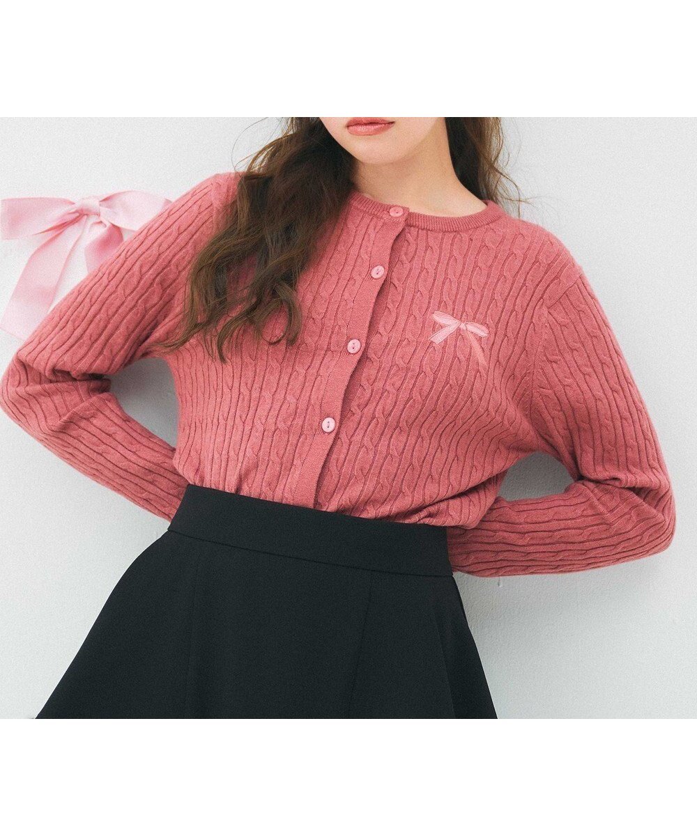 【フェルゥ/Feroux】のケーブル編み×リボン刺繍 ニット カーディガン インテリア・キッズ・メンズ・レディースファッション・服の通販 founy(ファニー) 　ファッション　Fashion　レディースファッション　Fashion for Women　トップス・カットソー　Cut & Sew Tops　ニット　Knit Tops & Sweaters　カーディガン・羽織り　Layered Style Cardigans　おすすめ　Recommended / Our Picks　カーディガン　Cardigan, Knitwear　クラシカル　Classical, Vintage-Inspired　チェック　Check, Plaid, Tartan　フィット　Fit, Slim Fit　フェミニン　Feminine, Girly　リボン　Ribbon, Bow　ワイド　Wide, Wide Fit　A/W・秋冬　Autumn/Winter　ピンク系|ID: prp329100004714266 ipo3291000000034485578