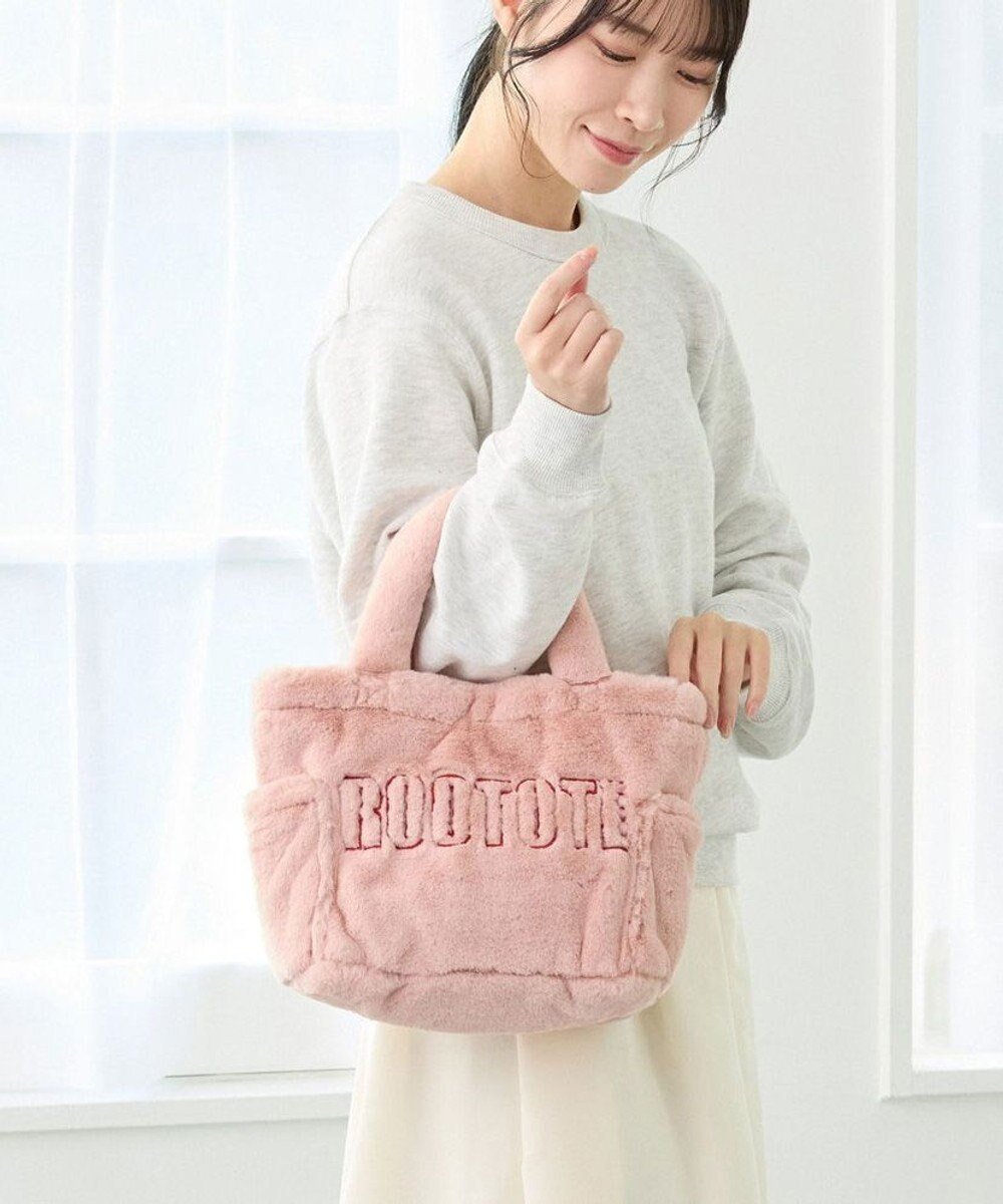 【ルートート/ROOTOTE】の3637【ふわふわ】SC.スクエア.ファー.ロゴ-A 人気、トレンドファッション・服の通販 founy(ファニー) 　ファッション　Fashion　レディースファッション　Fashion for Women　バッグ　Bags　秋　Autumn　カメラ　Camera Accessories　スクエア　Square, Square Shape　スマホ　Smartphone, Mobile Device　財布　Wallet, Purse　フォルム　Silhouette, Form　プリント　Print, Printed Pattern　ポケット　Pocket, Pocket Detail　ポーチ　Pouch, Small Case　ランダム　Random, Irregular　新作・新入荷　New Arrivals / New In　 other-1|ID: prp329100004714384 ipo3291000000034059274