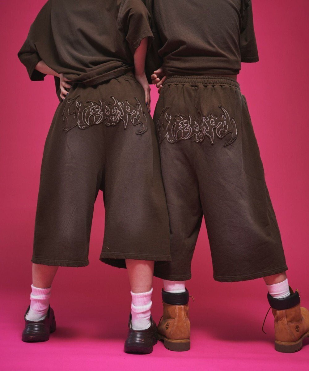 【ウィゴー/WEGO】の【ユニセックス着用ITEM/ウエストゴム】ダメージアップリケショートパンツ 人気、トレンドファッション・服の通販 founy(ファニー) 　ファッション　Fashion　レディースファッション　Fashion for Women　パンツ　Pants & Trousers　ショートパンツ・ハーフパンツ　High-Waisted & Relaxed Shorts　春　Spring　秋　Autumn　グラフィック　Graphic, Graphic Design　今季　This Season, Current Season　ショート　Short, Short Length　シンプル　Simple, Minimal　スウェット / スエット　Sweatshirt, Sweatwear　スマホ　Smartphone, Mobile Device　セットアップ　Set-Up, Coordinated Outfit　チェック　Check, Plaid, Tartan　トレンド　Trend, Trending Now　ポケット　Pocket, Pocket Detail　ワンポイント　One Point, Statement Accent　冬　Winter / This Winter　S/S・春夏　SS, Spring/Summer, Warm Season　おすすめ　Recommended / Our Picks　夏　Summer　 other-1|ID: prp329100004716745 ipo3291000000034079694