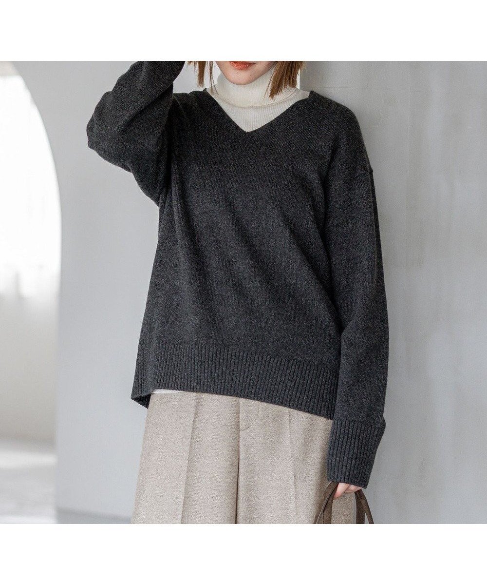 【23区/NIJYUSANKU】の【洗える】カシミヤブレンド Vネック ニット インテリア・キッズ・メンズ・レディースファッション・服の通販 founy(ファニー) 　ファッション　Fashion　レディースファッション　Fashion for Women　トップス・カットソー　Cut & Sew Tops　ニット　Knit Tops & Sweaters　Vネックトップス　V-Neck Tops / V-Cut Neckline Shirts　イタリア　Italy　洗える　Machine Washable　シンプル　Simple, Minimal　セーター　Sweater, Knitwear　ダウン　Down, Puffer　デニム　Denim, Jeans Material　フレア　Flare, Flared　A/W・秋冬　Autumn/Winter　冬　Winter / This Winter　新作・新入荷　New Arrivals / New In　おすすめ　Recommended / Our Picks　エレガント 上品　Elegant　2025年　2025　2025-2026秋冬・A/W　Autumn/Winter 2025–26 AW25–26　グレー系|ID: prp329100004716855 ipo3291000000034080384
