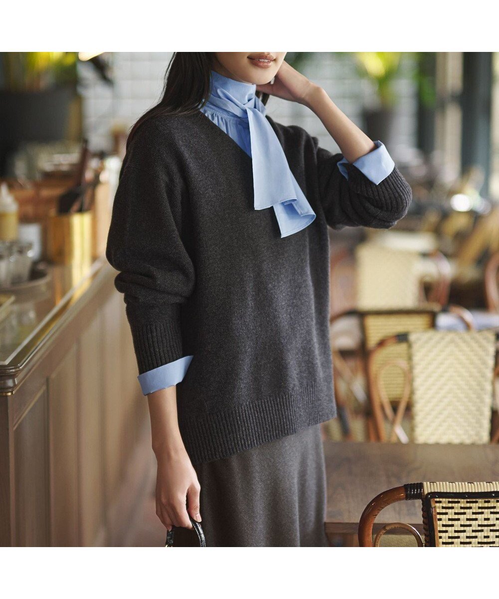 【23区/NIJYUSANKU】の【見上愛さんコラボカラー/VERY12月号掲載】カシミヤブレンド Vネック ニット インテリア・キッズ・メンズ・レディースファッション・服の通販 founy(ファニー) 雑誌掲載アイテム Magazine Picks & Fashion Features ファッション雑誌 Fashion Magazines ヴェリィ VERY ファッション Fashion レディースファッション Fashion for Women トップス・カットソー Cut & Sew Tops ニット Knit Tops & Sweaters Vネックトップス V-Neck Tops / V-Cut Neckline Shirts イタリア Italy 12月号 December Issue シンプル Simple, Minimal セーター Sweater, Knitwear 雑誌 Magazine, Fashion Magazine ダウン Down, Puffer デニム Denim, Jeans Material パープル Purple, Violet フレア Flare, Flared A/W・秋冬 Autumn/Winter 冬 Winter / This Winter おすすめ Recommended / Our Picks エレガント 上品 Elegant 2025年 2025 2025-2026秋冬・A/W Autumn/Winter 2025–26 AW25–26 グレー系|ID: prp329100004716855 ipo3291000000034474981