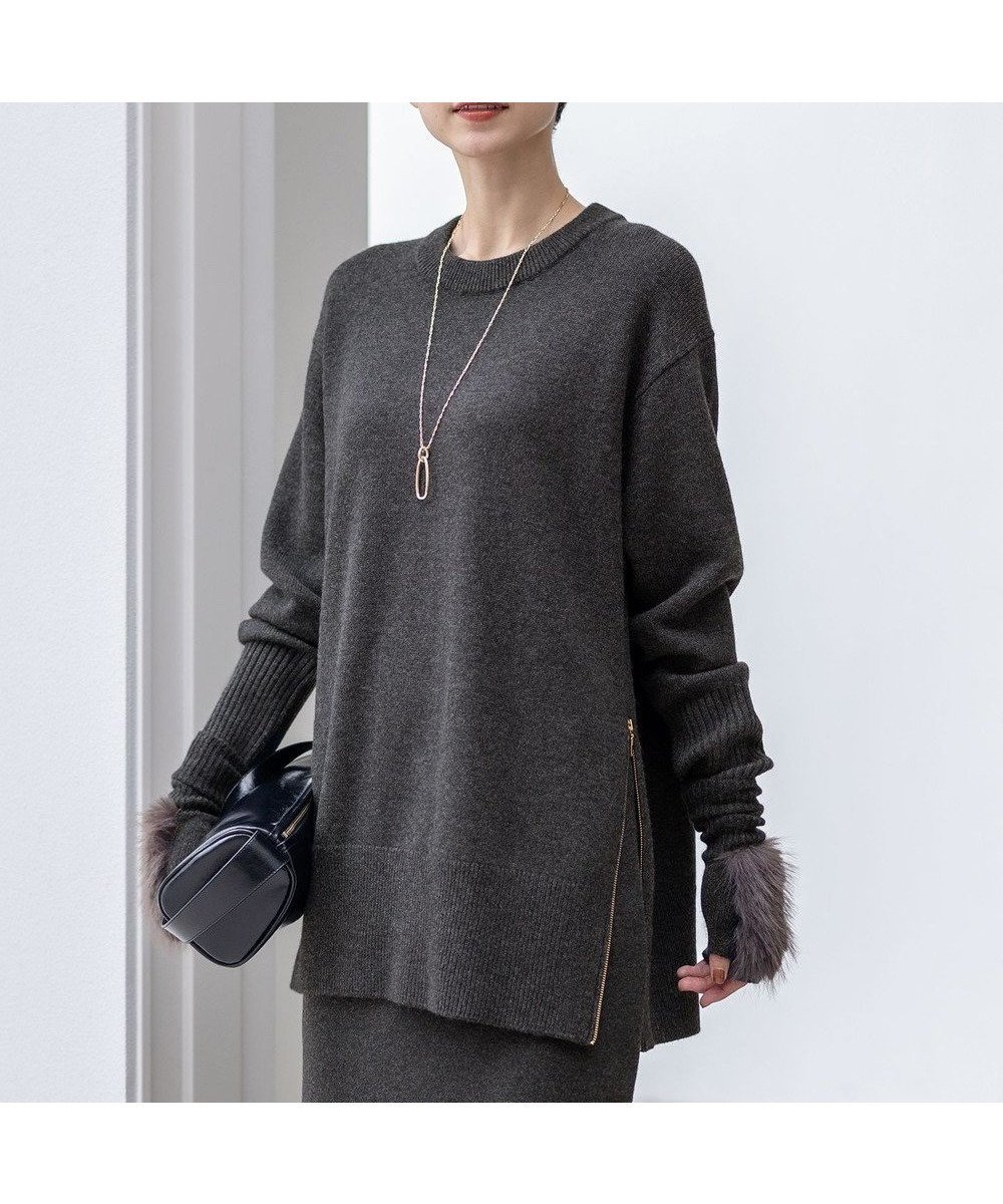 【23区/NIJYUSANKU】の【見上愛さん着用/Oggi掲載/洗える】カシミヤブレンド サイドジップ ニットチュニック インテリア・キッズ・メンズ・レディースファッション・服の通販 founy(ファニー) 　雑誌掲載アイテム　Magazine Picks & Fashion Features　ファッション雑誌　Fashion Magazines　オッジ　Oggi　ファッション　Fashion　レディースファッション　Fashion for Women　トップス・カットソー　Cut & Sew Tops　ニット　Knit Tops & Sweaters　イタリア　Italy　洗える　Machine Washable　12月号　December Issue　サイドジップ　Side Zip, Side Zipper　ジップ　Zip, Zipper　スリット　Slit, Slit Detail　セーター　Sweater, Knitwear　雑誌　Magazine, Fashion Magazine　チュニック　Tunic, Long Top　人気　Popular, Best Seller　リラックス　Relax, Relaxed Fit　レギンス　Leggings, Stretch Pants　A/W・秋冬　Autumn/Winter　冬　Winter / This Winter　エレガント 上品　Elegant　2025年　2025　2025-2026秋冬・A/W　Autumn/Winter 2025–26 AW25–26　グレー系|ID: prp329100004716856 ipo3291000000035607689