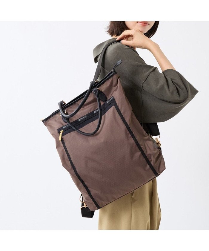 【レスポートサック/LeSportsac】のEVERYDAY TH CITY BKPK/アップタウンダークチョコ/ブラック インテリア・キッズ・メンズ・レディースファッション・服の通販 founy(ファニー) https://founy.com/ ファッション Fashion レディースファッション Fashion for Women バッグ Bags ギンガム Gingham, Gingham Fabric クッション Cushion, Throw Pillow クール Cool, Chic 軽量 Lightweight, Ultra Light スクエア Square, Square Shape チェック Check, Plaid, Tartan プリント Print, Printed Pattern ポケット Pocket, Pocket Detail マグネット Magnet, Magnetic Closure リュック Backpack, Rucksack 旅行 Travel エレガント 上品 Elegant ビジネス 仕事 通勤 Business / Work / Commuting |ID: prp329100004716861 ipo3291000000035829843