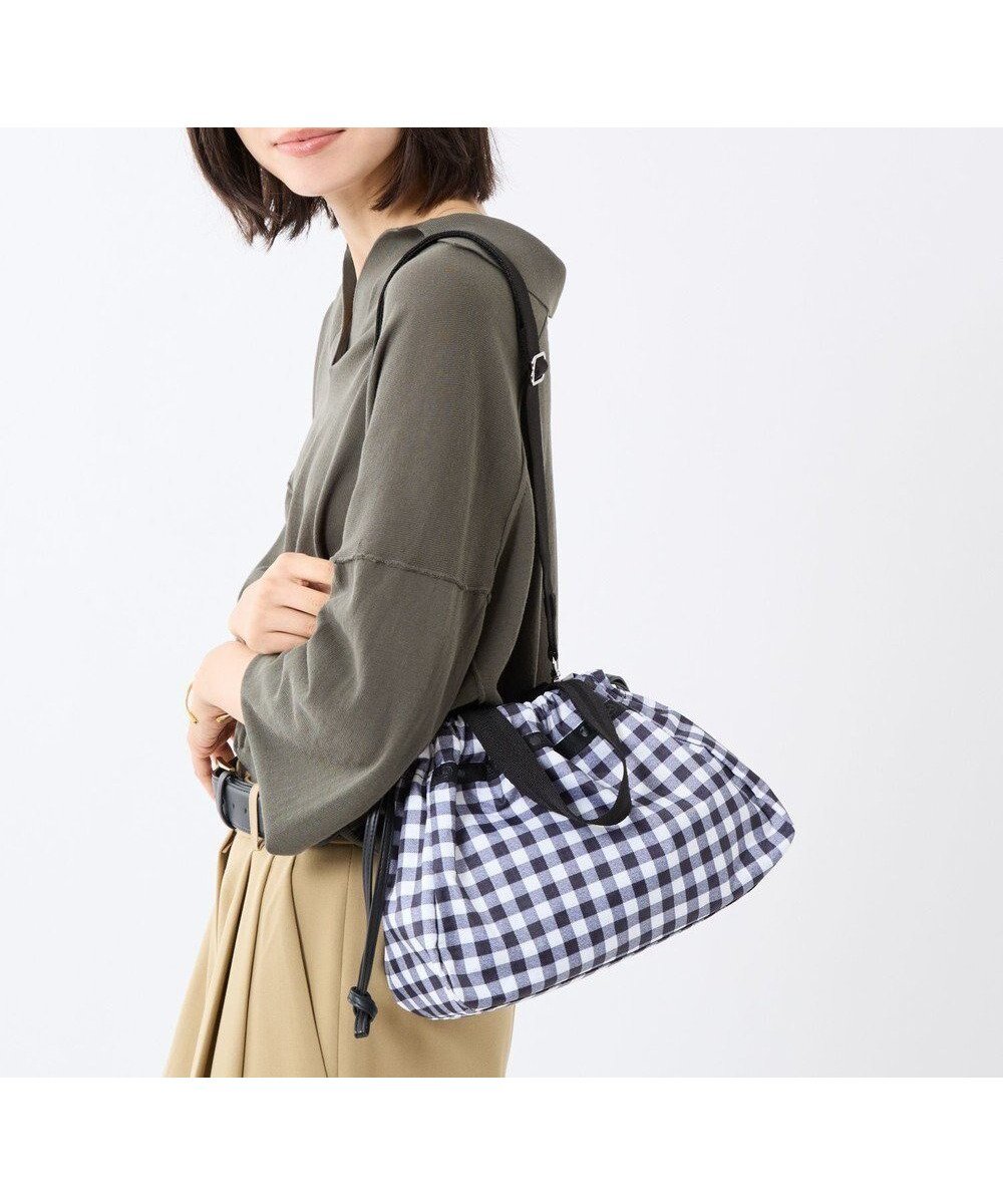 【レスポートサック/LeSportsac】のE/W CITY DRAWSTRING BAG /アップタウンギンガム/ブラック インテリア・キッズ・メンズ・レディースファッション・服の通販 founy(ファニー) ファッション Fashion レディースファッション Fashion for Women ギンガム Gingham, Gingham Fabric クール Cool, Chic コンパクト Compact, Small Size チェック Check, Plaid, Tartan フォルム Silhouette, Form ポケット Pocket, Pocket Detail エレガント 上品 Elegant 巾着 Drawstring Bag, Kinchaku 財布 Wallet, Purse アップタウンギンガム/ブラック|ID: prp329100004716968 ipo3291000000034080751