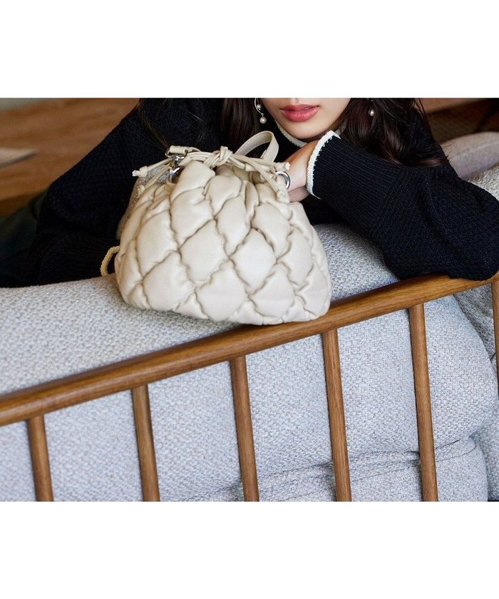 【ティアクラッセ/Tiaclasse】のキルティング巾着ショルダーバッグ インテリア・キッズ・メンズ・レディースファッション・服の通販 founy(ファニー) https://founy.com/ ファッション Fashion レディースファッション Fashion for Women バッグ Bags アクセサリー Fashion Accessories カーディガン Cardigan, Knitwear キルティング Quilted, Quilting チュニック Tunic, Long Top トレンド Trend, Trending Now ポケット Pocket, Pocket Detail マグネット Magnet, Magnetic Closure 再入荷 Restock / Back in Stock 巾着 Drawstring Bag, Kinchaku 新作・新入荷 New Arrivals / New In |ID: prp329100004718197 ipo3291000000035583887