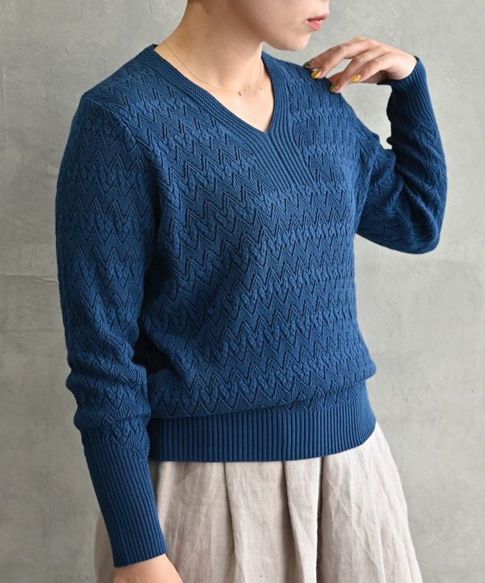 【ムーク/muuc】の〈コットン100%強撚糸〉〈通気性が高いドライタッチな素材〉透かし編み 袖口リブ Vネック プルオーバー インテリア・キッズ・メンズ・レディースファッション・服の通販 founy(ファニー) https://founy.com/ ファッション Fashion レディースファッション Fashion for Women トップス・カットソー Cut & Sew Tops ニット Knit Tops & Sweaters カジュアルプルオーバー・ニットトップス Pullovers & Knit Tops / Casual Pullovers Vネックトップス V-Neck Tops / V-Cut Neckline Shirts 春 Spring キャンバス Canvas, Canvas Fabric セーター Sweater, Knitwear 透かし Cut-Out, Lacework 手編み Hand-Knitted, Handmade Knit パターン Pattern, Design Print S/S・春夏 SS, Spring/Summer, Warm Season 再入荷 Restock / Back in Stock 夏 Summer エレガント 上品 Elegant |ID: prp329100004719484 ipo3291000000034767582