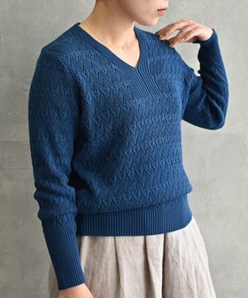 【ムーク/muuc】の〈コットン100%強撚糸〉〈通気性が高いドライタッチな素材〉透かし編み 袖口リブ Vネック プルオーバー 人気、トレンドファッション・服の通販 founy(ファニー) ファッション Fashion レディースファッション Fashion for Women トップス・カットソー Cut & Sew Tops ニット Knit Tops & Sweaters カジュアルプルオーバー・ニットトップス Pullovers & Knit Tops / Casual Pullovers Vネックトップス V-Neck Tops / V-Cut Neckline Shirts 春 Spring キャンバス Canvas, Canvas Fabric セーター Sweater, Knitwear 透かし Cut-Out, Lacework 手編み Hand-Knitted, Handmade Knit パターン Pattern, Design Print S/S・春夏 SS, Spring/Summer, Warm Season 再入荷 Restock / Back in Stock 夏 Summer エレガント 上品 Elegant |ID:prp329100004719484