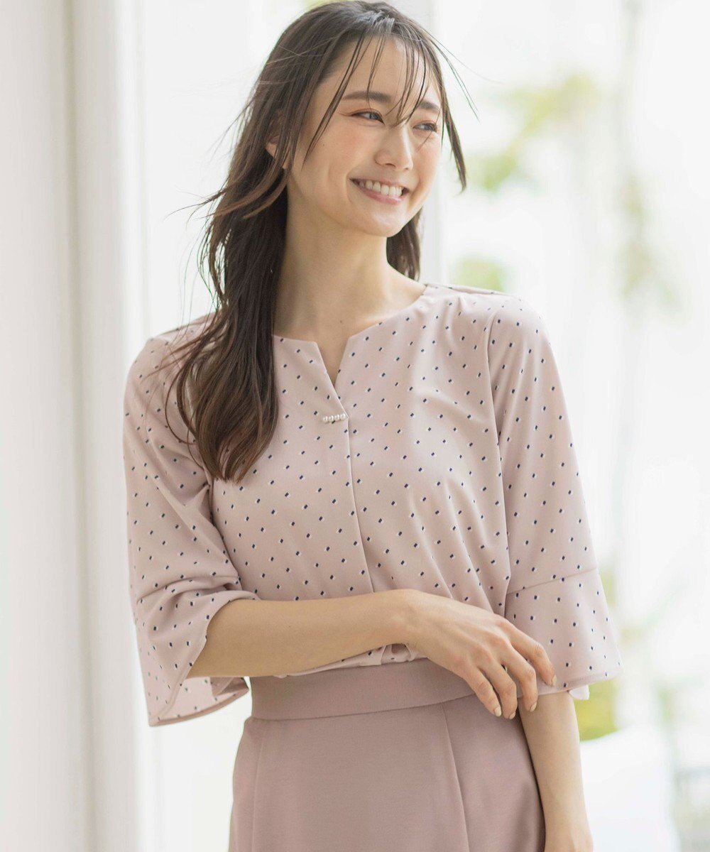 【エニィ スィス/any SiS】の【接触冷感・吸水速乾・UVケア】エアリードレープスムース 七分袖 ブラウス インテリア・キッズ・メンズ・レディースファッション・服の通販 founy(ファニー) 　ファッション　Fashion　レディースファッション　Fashion for Women　トップス・カットソー　Cut & Sew Tops　シャツ・ブラウス・オフィスカジュアル　Elegant Blouses & Button-Ups　春　Spring　吸水　Absorbent, Quick-Dry　スリット　Slit, Slit Detail　スリーブ　Sleeve, Long Sleeve / Short Sleeve　デコルテ　Décolleté, Neckline　パール　Pearl, Pearl Accent　フレア　Flare, Flared　モチーフ　Motif, Design Theme　楽ちん　Easy Fit, Comfortable　S/S・春夏　SS, Spring/Summer, Warm Season　夏　Summer　エレガント 上品　Elegant　ビジネス 仕事 通勤　Business / Work / Commuting　ローズグレー系|ID: prp329100004719504 ipo3291000000034103907