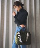 【トプカピ/TOPKAPI】の【TREASURE TOPKAPI】ナイロン パターンベルト付き 2way トートバッグ / 8ポケット 人気、トレンドファッション・服の通販 founy(ファニー) ファッション Fashion レディースファッション Fashion for Women バッグ Bags ベルト&ウエストマーク Belts & Waist Accessories ショルダー Shoulder, Shoulder Strap シンプル Simple, Minimal パターン Pattern, Design Print ポケット Pocket, Pocket Detail レオパード Leopard, Animal Print エレガント 上品 Elegant 巾着 Drawstring Bag, Kinchaku ビジネス 仕事 通勤 Business / Work / Commuting thumbnail モスグリーン|ID: prp329100004719516 ipo3291000000034537122