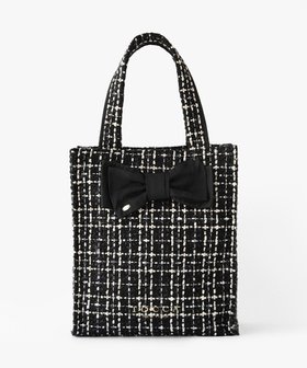 【トッカ/TOCCA】 【11/25(火)までの受注生産】【A4サイズ対応】COLOR OF GLORY CUSTOMIZED BAG カスタマイズ トートバッグ人気、トレンドファッション・服の通販 founy(ファニー) ファッション Fashion レディースファッション Fashion for Women バッグ Bags エレガント 上品 Elegant カラフル Colorful Design キルト Quilt, Quilted Fabric クラシカル Classical, Vintage-Inspired スペシャル Special, Limited Edition 財布 Wallet, Purse ツイード Twill, Twill Weave テクスチャー Texture, Textured Fabric トリミング Trimming, Decorative Edge フォルム Silhouette, Form フロント Front, Front Design ポケット Pocket, Pocket Detail リボン Ribbon, Bow リュクス Luxury, Elegant, High-End, Chic ロマンティック Romantic, Feminine Style 新作・新入荷 New Arrivals / New In おすすめ Recommended / Our Picks ビジネス 仕事 通勤 Business / Work / Commuting 2026年 2026 |ID:prp329100004719519