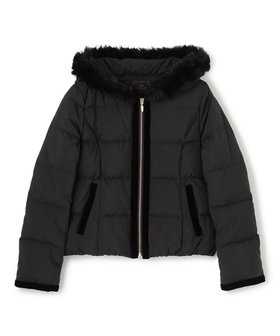 【トッカ/TOCCA】の【洗える・消臭】HEART SHOT ショートダウンコート 人気、トレンドファッション・服の通販 founy(ファニー) ファッション Fashion レディースファッション Fashion for Women アウター Coat / Outerwear Collection コート・ロングコート・ピーコート Long Coats, Peacoats & More レディースジャケット・軽アウター Jackets ダウンジャケット・軽量ダウン Warm & Lightweight Down Jackets エレガント 上品 Elegant 洗える Machine Washable クラシック Classic, Timeless Style コンパクト Compact, Small Size 軽量 Lightweight, Ultra Light ショート Short, Short Length ジャケット Jacket, Outerwear ダウン Down, Puffer ドレス Dress, One-Piece 定番 Standard, Basic Item バランス Balance, Style Balance パターン Pattern, Design Print フェイクファー Faux Fur, Imitation Fur フェミニン Feminine, Girly フォルム Silhouette, Form フロント Front, Front Design ベルベット Velvet, Velvety 防寒 Cold Protection, Winter-Ready ロング Long, Long-Length 冬 Winter / This Winter A/W・秋冬 Autumn/Winter 新作・新入荷 New Arrivals / New In おすすめ Recommended / Our Picks 2025年 2025 |ID:prp329100004719522