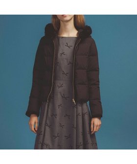 【トッカ/TOCCA】の【八木アリサさん着用】【消臭】HEART SHOT ショートダウンコート 人気、トレンドファッション・服の通販 founy(ファニー) ファッションモデル・俳優・女優 Models 女性 Women 八木アリサ Yagi Arisa ファッション Fashion レディースファッション Fashion for Women アウター Coat / Outerwear Collection コート・ロングコート・ピーコート Long Coats, Peacoats & More レディースジャケット・軽アウター Jackets ダウンジャケット・軽量ダウン Warm & Lightweight Down Jackets エレガント 上品 Elegant クラシック Classic, Timeless Style コンパクト Compact, Small Size 軽量 Lightweight, Ultra Light ショート Short, Short Length ジャケット Jacket, Outerwear ダウン Down, Puffer ドレス Dress, One-Piece 定番 Standard, Basic Item バランス Balance, Style Balance パターン Pattern, Design Print フェイクファー Faux Fur, Imitation Fur フェミニン Feminine, Girly フォルム Silhouette, Form フロント Front, Front Design ベルベット Velvet, Velvety 防寒 Cold Protection, Winter-Ready ロング Long, Long-Length 冬 Winter / This Winter A/W・秋冬 Autumn/Winter おすすめ Recommended / Our Picks |ID:prp329100004719522