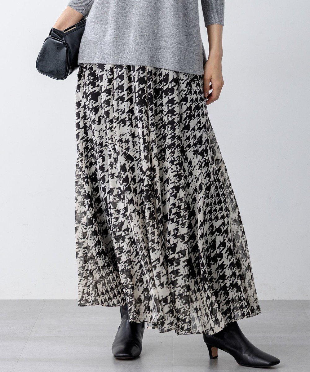 【23区/NIJYUSANKU】の【洗える】ハウンドトゥースアートプリント ギャザー スカート インテリア・キッズ・メンズ・レディースファッション・服の通販 founy(ファニー) 　ファッション　Fashion　レディースファッション　Fashion for Women　スカート　Skirts　イレギュラー　Irregular Design　インポート　Imported Fashion　ヴィンテージ　Vintage Style　洗える　Machine Washable　ギャザー　Gathered, Ruffled　クラシック　Classic, Timeless Style　シアー　Sheer, See-Through　バランス　Balance, Style Balance　フランス　France, French　フレア　Flare, Flared　プリント　Print, Printed Pattern　モダン　Modern, Contemporary　モノトーン　Monotone, Black and White　A/W・秋冬　Autumn/Winter　冬　Winter / This Winter　2025年　2025　2025-2026秋冬・A/W　Autumn/Winter 2025–26 AW25–26　モノトーンプリント|ID: prp329100004719559 ipo3291000000034104152