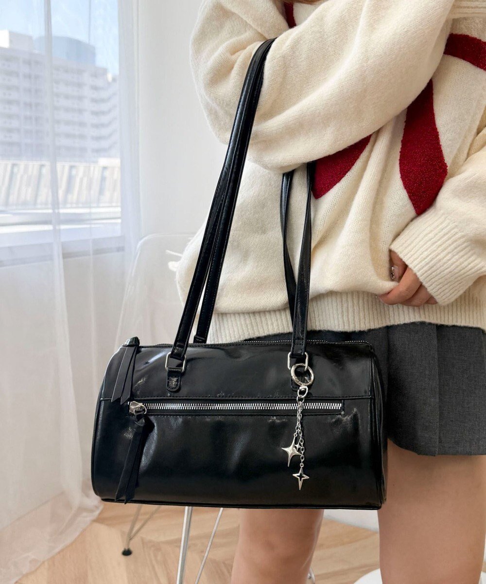 【ウィゴー/WEGO】のキラキラチャーム付きドラムボストンバッグ インテリア・キッズ・メンズ・レディースファッション・服の通販 founy(ファニー) ファッション Fashion レディースファッション Fashion for Women バッグ Bags おすすめ Recommended / Our Picks ガーリー Girly, Feminine Style スマホ Smartphone, Mobile Device チャーム Charm, Pendant トレンド Trend, Trending Now ボストンバッグ Boston Bag, Retro Bag ブラック|ID: prp329100004719684 ipo3291000000035797742