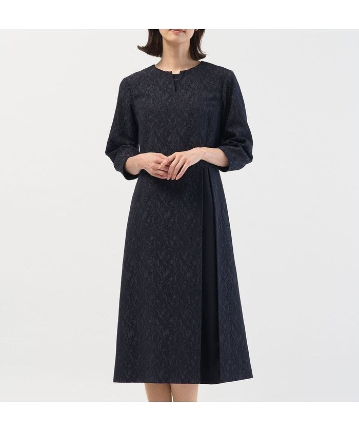 【ジェイ プレス/J.PRESS】のボタニカルジャガード ワンピース インテリア・キッズ・メンズ・レディースファッション・服の通販 founy(ファニー) https://founy.com/ ファッション Fashion レディースファッション Fashion for Women ワンピース Dresses エレガント 上品 Elegant ジャカード／ジャガード Jacquard, Woven Pattern フィット Fit, Slim Fit フォルム Silhouette, Form A/W・秋冬 Autumn/Winter S/S・春夏 SS, Spring/Summer, Warm Season 夏 Summer セレモニー Ceremony ビジネス 仕事 通勤 Business / Work / Commuting |ID: prp329100004720826 ipo3291000000034320150