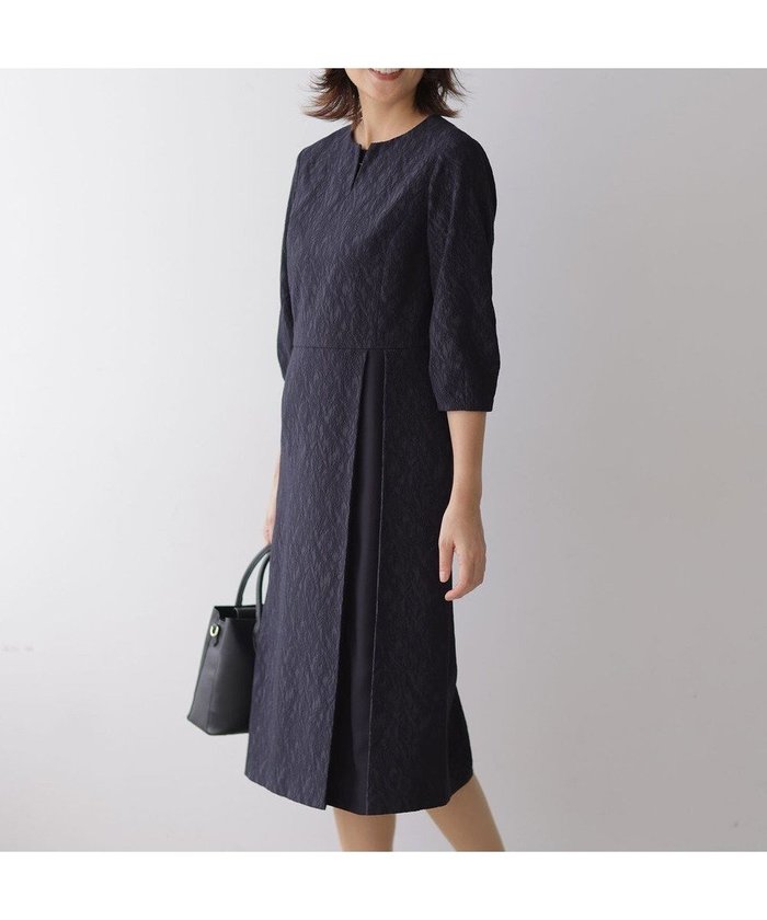 【ジェイ プレス/J.PRESS】のボタニカルジャガード ワンピース インテリア・キッズ・メンズ・レディースファッション・服の通販 founy(ファニー) https://founy.com/ ファッション Fashion レディースファッション Fashion for Women ワンピース Dresses エレガント 上品 Elegant ジャカード/ジャガード Jacquard, Woven Pattern フィット Fit, Slim Fit フォルム Silhouette, Form A/W・秋冬 Autumn/Winter S/S・春夏 SS, Spring/Summer, Warm Season 夏 Summer セレモニー Ceremony ビジネス 仕事 通勤 Business / Work / Commuting |ID: prp329100004720826 ipo3291000000034675395