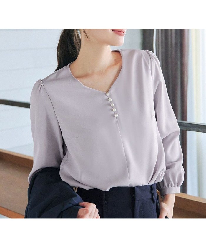 【ティアクラッセ/Tiaclasse】の【スマート裏起毛】パールボタンブラウス インテリア・キッズ・メンズ・レディースファッション・服の通販 founy(ファニー) https://founy.com/ ファッション Fashion レディースファッション Fashion for Women トップス・カットソー Cut & Sew Tops シャツ・ブラウス・オフィスカジュアル Elegant Blouses & Button-Ups アクセサリー Fashion Accessories インナー Innerwear ウォッシャブル Machine Washable 春 Spring 洗える Machine Washable 秋 Autumn カーディガン Cardigan, Knitwear ジャケット Jacket, Outerwear スマート Smart, Elegant スリーブ Sleeve, Long Sleeve / Short Sleeve チュニック Tunic, Long Top 人気 Popular, Best Seller パール Pearl, Pearl Accent フェミニン Feminine, Girly フォーマル Formal, Dressy フリル Frill, Ruffle ロング Long, Long-Length 冬 Winter / This Winter A/W・秋冬 Autumn/Winter 再入荷 Restock / Back in Stock エレガント 上品 Elegant 新作・新入荷 New Arrivals / New In ビジネス 仕事 通勤 Business / Work / Commuting |ID: prp329100004721518 ipo3291000000035586685