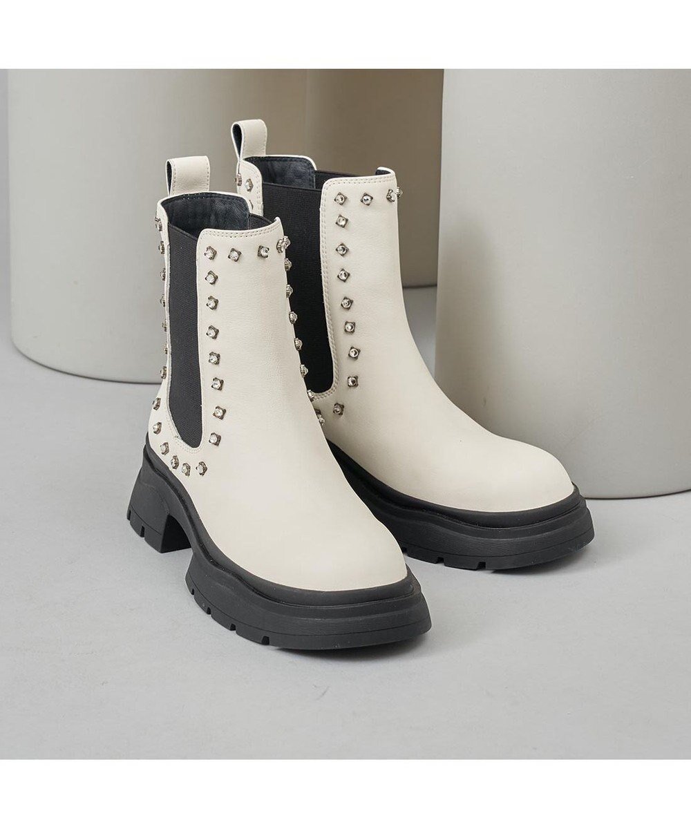 【モード エ ジャコモ/MODE ET JACOMO】のcarino サイドゴアビジューショートブーツ インテリア・キッズ・メンズ・レディースファッション・服の通販 founy(ファニー) ファッション Fashion レディースファッション Fashion for Women クリスタル Crystal, Swarovski クール Cool, Chic ショート Short, Short Length シンプル Simple, Minimal スタイリッシュ Stylish, Fashionable スタッズ Studs, Metal Accents ダイヤモンド Diamond, Brilliant Cut ビジュー Bijou, Jewel-like Accent フェミニン Feminine, Girly 防寒 Cold Protection, Winter-Ready ミックス Mix, Mixed Style A/W・秋冬 Autumn/Winter エレガント 上品 Elegant アイボリー|ID: prp329100004722816 ipo3291000000034134422