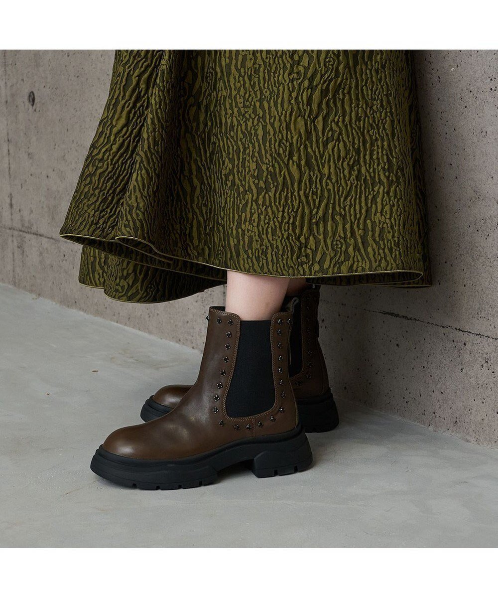 【モード エ ジャコモ/MODE ET JACOMO】のcarino サイドゴアビジューショートブーツ インテリア・キッズ・メンズ・レディースファッション・服の通販 founy(ファニー) ファッション Fashion レディースファッション Fashion for Women クリスタル Crystal, Swarovski クール Cool, Chic ショート Short, Short Length シンプル Simple, Minimal スタイリッシュ Stylish, Fashionable スタッズ Studs, Metal Accents ダイヤモンド Diamond, Brilliant Cut ビジュー Bijou, Jewel-like Accent フェミニン Feminine, Girly 防寒 Cold Protection, Winter-Ready ミックス Mix, Mixed Style A/W・秋冬 Autumn/Winter エレガント 上品 Elegant ダークブラウン|ID: prp329100004722816 ipo3291000000034134423