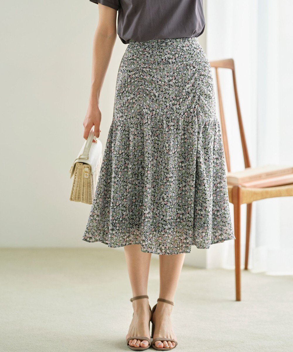 【組曲/KUMIKYOKU】のフラワーレイヤープリント ギャザースカート インテリア・キッズ・メンズ・レディースファッション・服の通販 founy(ファニー) ファッション Fashion レディースファッション Fashion for Women スカート Skirts ギャザー Gathered, Ruffled コンパクト Compact, Small Size シアー Sheer, See-Through シューズ Shoes, Footwear スニーカー Sneakers, Trainers チェック Check, Plaid, Tartan ビンテージ Vintage, Retro Style フェミニン Feminine, Girly フラワー Flower, Floral プリント Print, Printed Pattern モチーフ Motif, Design Theme ヨーク Yoke, Yoke Design 夏 Summer 春 Spring S/S・春夏 SS, Spring/Summer, Warm Season ピンク系5|ID: prp329100004724967 ipo3291000000034629565