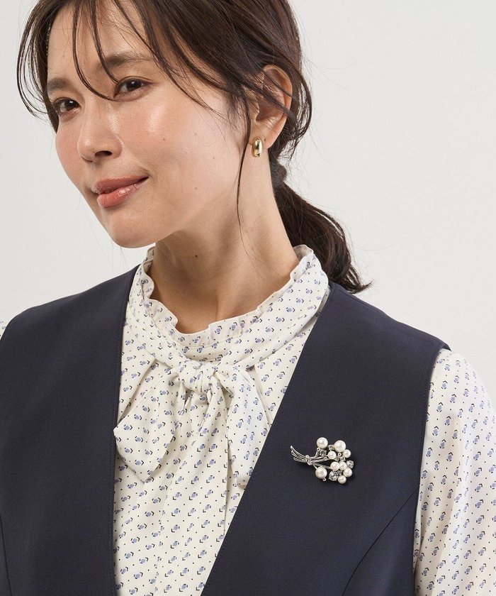 【ジェイ プレス/J.PRESS】のBouquet ブローチ インテリア・キッズ・メンズ・レディースファッション・服の通販 founy(ファニー) https://founy.com/ ファッション Fashion レディースファッション Fashion for Women おすすめ Recommended / Our Picks アクセサリー Fashion Accessories エレガント 上品 Elegant ショール Shawl, Wrap シンプル Simple, Minimal ジャケット Jacket, Outerwear セレモニー Ceremony パール Pearl, Pearl Accent ビジュー Bijou, Jewel-like Accent フラワー Flower, Floral ブローチ Brooch, Pin Brooch |ID: prp329100004724978 ipo3291000000034746242