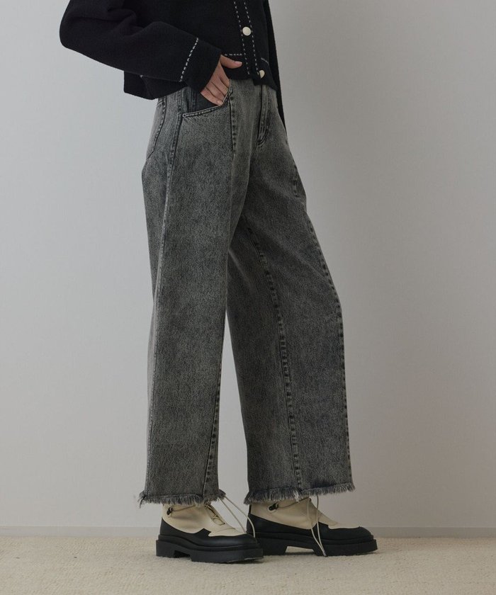 【グレース コンチネンタル/GRACE CONTINENTAL】のカーブデニムパンツ インテリア・キッズ・メンズ・レディースファッション・服の通販 founy(ファニー) https://founy.com/ ファッション Fashion レディースファッション Fashion for Women パンツ Pants & Trousers デニムパンツ・ジーンズ・美脚デニム Denim Jeans & Pants デニム Denim, Jeans Material トレンド Trend, Trending Now ドット Polka Dot, Dot Pattern ルーズ Loose, Oversized ワイド Wide, Wide Fit 定番 Standard, Basic Item A/W・秋冬 Autumn/Winter |ID: prp329100004724982 ipo3291000000034143439