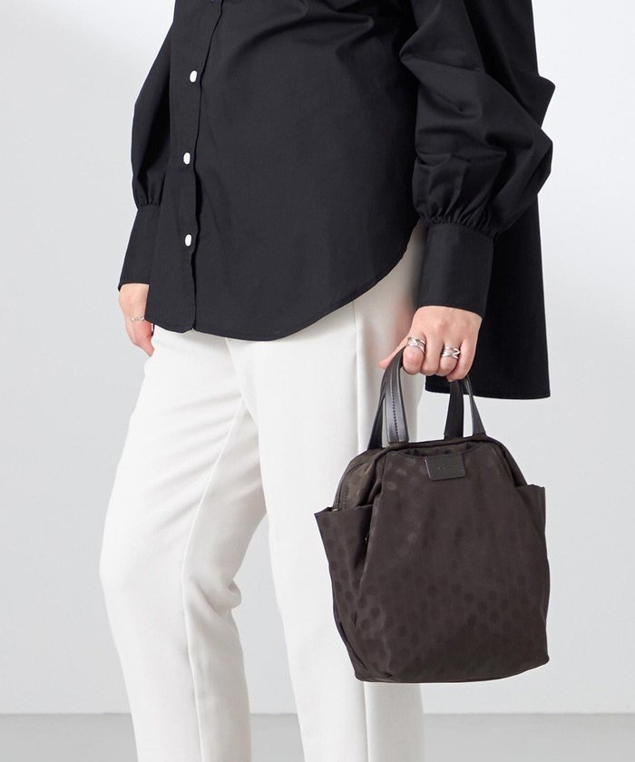 【イザック/Y'SACCS】の【大人のおしゃれ手帖10月号掲載】市川実和子×Y SACCS ドットミニボストン インテリア・キッズ・メンズ・レディースファッション・服の通販 founy(ファニー) https://founy.com/ 雑誌掲載アイテム Magazine Picks & Fashion Features ファッション雑誌 Fashion Magazines オトナノオシャレテチョウ 大人のおしゃれ手帖 ファッション Fashion レディースファッション Fashion for Women 10月号 October Issue 11月号 November Issue ジャカード／ジャガード Jacquard, Woven Pattern スマート Smart, Elegant 財布 Wallet, Purse 雑誌 Magazine, Fashion Magazine ドット Polka Dot, Dot Pattern ボストン Boston ポケット Pocket, Pocket Detail マグネット Magnet, Magnetic Closure ライニング Inner Lining, Inner Fabric, Lined |ID: prp329100004724986 ipo3291000000034686197