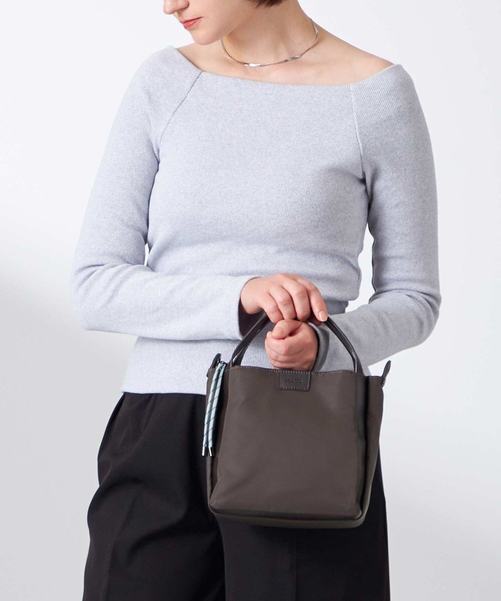 【イザック/Y'SACCS】の【大人のおしゃれ手帖10月号掲載】市川実和子×Y SACCS ナイロンすっきりミニマムトート インテリア・キッズ・メンズ・レディースファッション・服の通販 founy(ファニー) 　雑誌掲載アイテム　Magazine Picks & Fashion Features　ファッション雑誌　Fashion Magazines　オトナノオシャレテチョウ　大人のおしゃれ手帖　ファッション　Fashion　レディースファッション　Fashion for Women　バッグ　Bags　コラボ　Collaboration, Collab　コンパクト　Compact, Small Size　10月号　October Issue　11月号　November Issue　スマート　Smart, Elegant　雑誌　Magazine, Fashion Magazine　人気　Popular, Best Seller　ポケット　Pocket, Pocket Detail　マグネット　Magnet, Magnetic Closure　ワンポイント　One Point, Statement Accent　ダークグレー|ID: prp329100004724988 ipo3291000000035852996