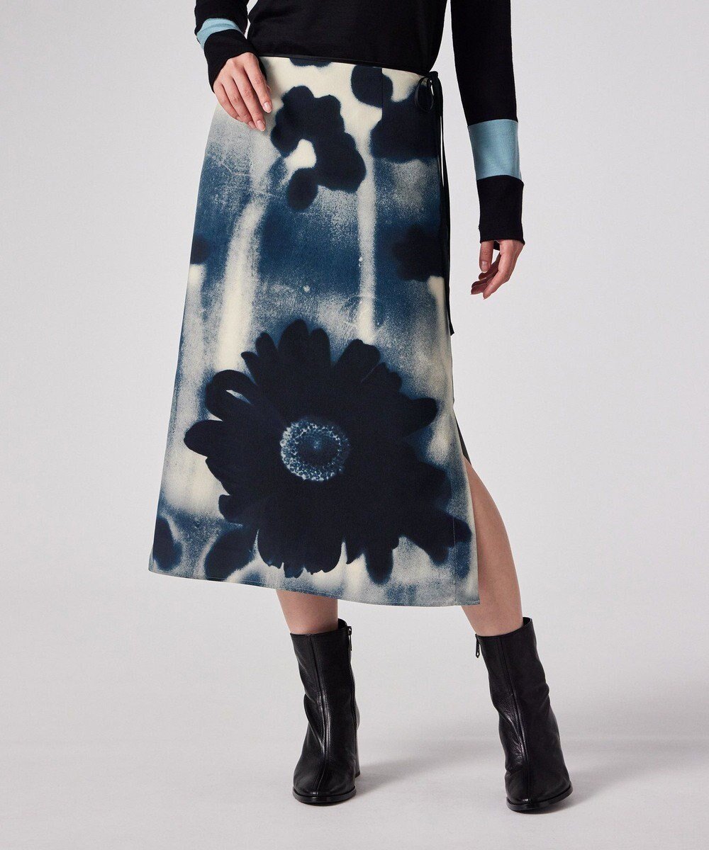 【ポール スミス/Paul Smith】のField Flowers ミディスカート 人気、トレンドファッション・服の通販 founy(ファニー) ファッション Fashion レディースファッション Fashion for Women スカート Skirts おすすめ Recommended / Our Picks シンプル Simple, Minimal プリント Print, Printed Pattern リボン Ribbon, Bow ワーク Workwear, Utility Style 夏 Summer S/S・春夏 SS, Spring/Summer, Warm Season A/W・秋冬 Autumn/Winter other-1|ID: prp329100004727779 ipo3291000000034474819