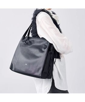 【ペレボルサ/PELLE BORSA】のスクエアトート Bloom ブルーム 5834 人気、トレンドファッション・服の通販 founy(ファニー) ファッション Fashion レディースファッション Fashion for Women バッグ Bags 傘 Umbrella, Parasol 軽量 Lightweight, Ultra Light ショルダー Shoulder, Shoulder Strap スマホ Smartphone, Mobile Device スマート Smart, Elegant 財布 Wallet, Purse ダメージ Distressed, Destroyed ポケット Pocket, Pocket Detail ループ Loop, Loop Knit おすすめ Recommended / Our Picks 旅行 Travel ビジネス 仕事 通勤 Business / Work / Commuting |ID:prp329100004729934
