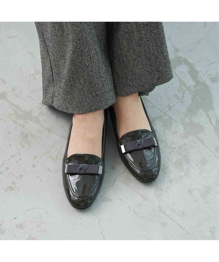 【リズ ラフィーネ/Riz raffinee】の【レイン対応】リボンローファー インテリア・キッズ・メンズ・レディースファッション・服の通販 founy(ファニー) https://founy.com/ ファッション Fashion レディースファッション Fashion for Women エナメル Patent Leather エレガント 上品 Elegant オケージョン Occasion Wear シンプル Simple, Minimal スタンダード Standard, Basic トレンド Trend, Trending Now フェミニン Feminine, Girly ベーシック Basic, Essential リボン Ribbon, Bow レイン Rain, Rainproof 日本製 Made In Japan セレモニー Ceremony 卒業式 Graduation Ceremony ビジネス 仕事 通勤 Business / Work / Commuting |ID: prp329100004729944 ipo3291000000034169062