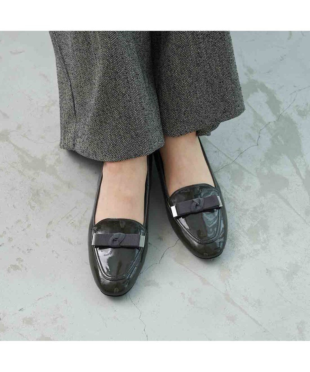 【リズ ラフィーネ/Riz raffinee】の【レイン対応】リボンローファー 人気、トレンドファッション・服の通販 founy(ファニー) 　ファッション　Fashion　レディースファッション　Fashion for Women　エナメル　Patent Leather　エレガント 上品　Elegant　オケージョン　Occasion Wear　シンプル　Simple, Minimal　スタンダード　Standard, Basic　トレンド　Trend, Trending Now　フェミニン　Feminine, Girly　ベーシック　Basic, Essential　リボン　Ribbon, Bow　レイン　Rain, Rainproof　日本製　Made In Japan　セレモニー　Ceremony　卒業式　Graduation Ceremony　ビジネス 仕事 通勤　Business / Work / Commuting　 other-1|ID: prp329100004729944 ipo3291000000034169062